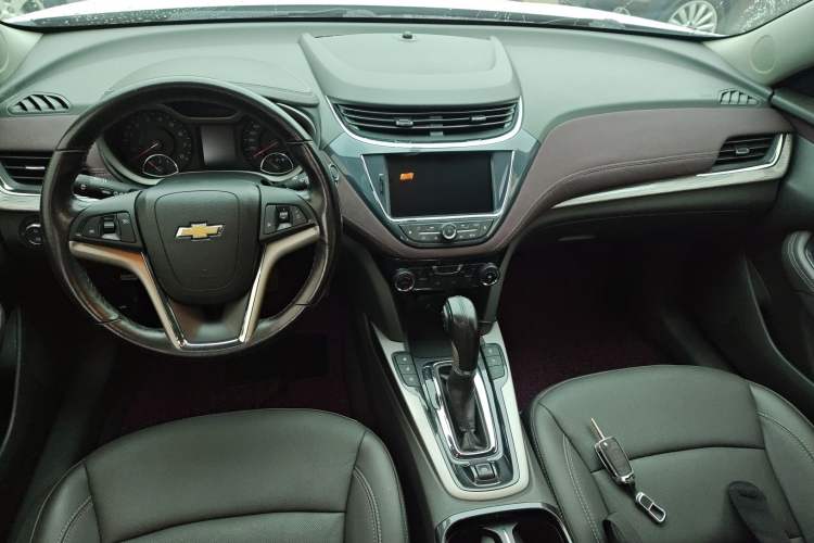 Used Chevrolet Malibu 2018 530T Automatic Luxury Edition Center Console