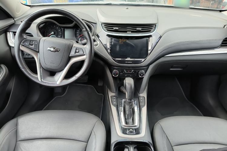 Used Chevrolet Malibu 2018 530T Automatic Fashion Edition Center Console