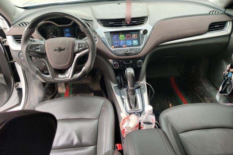 Used Chevrolet Malibu 2018 530T Automatic Luxury Edition Center Console