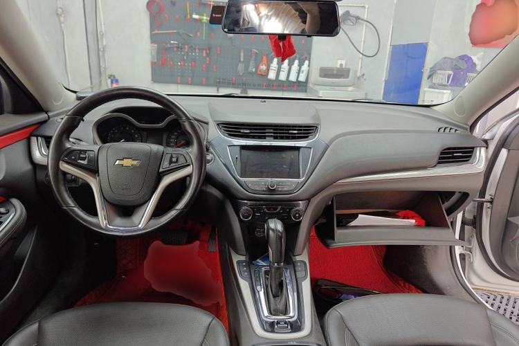 Used Chevrolet Malibu 2018 530T Automatic Luxury Edition Center Console