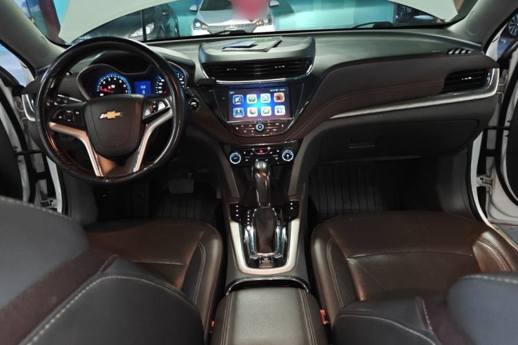 Used Chevrolet Malibu 2018 530T Automatic Luxury Edition Center Console