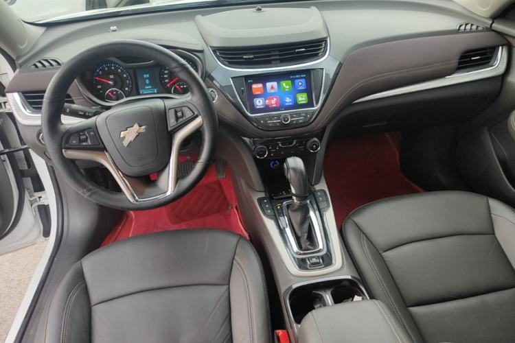 Used Chevrolet Malibu 2018 530T Automatic Luxury Edition Center Console