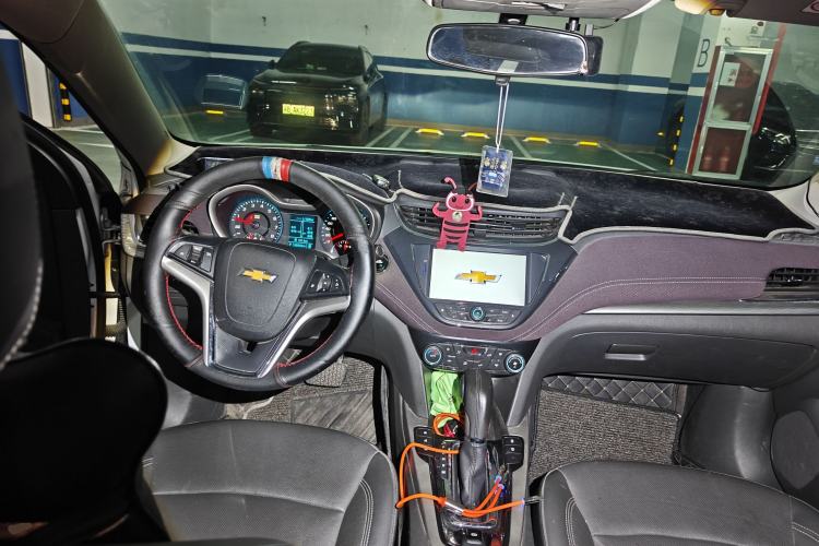 Used Chevrolet Malibu 2018 530T Automatic Luxury Edition Center Console