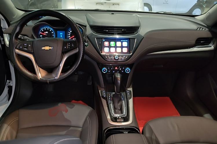 Used Chevrolet Malibu 2018 530T Automatic Luxury Edition Center Console