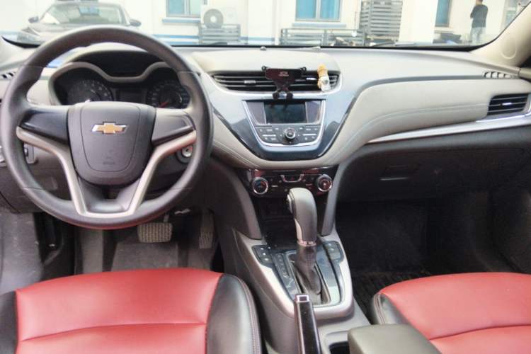 Used Chevrolet Malibu 2018 530T Automatic Comfort Edition Center Console