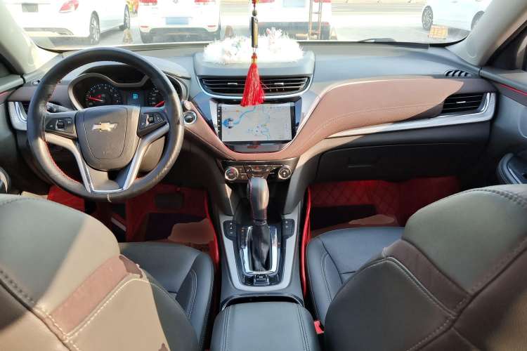 Used Chevrolet Malibu 2018 530T Automatic Fashion Edition Center Console