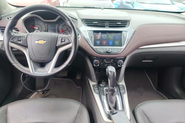 Used Chevrolet Malibu 2018 530T Automatic Luxury Edition Center Console