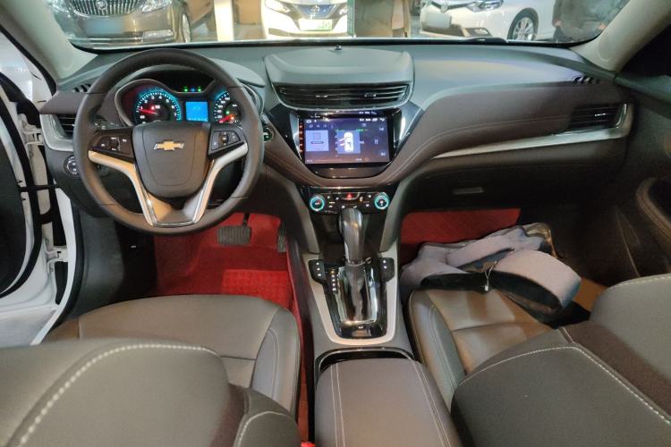 Used Chevrolet Malibu 2018 530T Automatic Fashion Edition Center Console