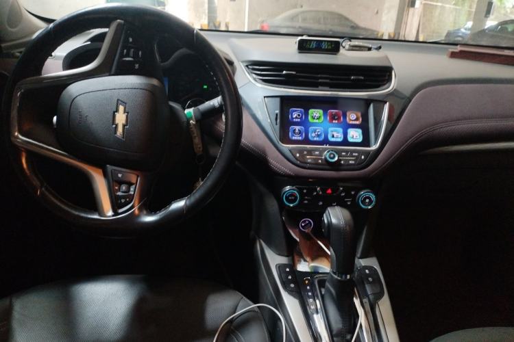 Used Chevrolet Malibu 2018 530T Automatic Luxury Edition Center Console