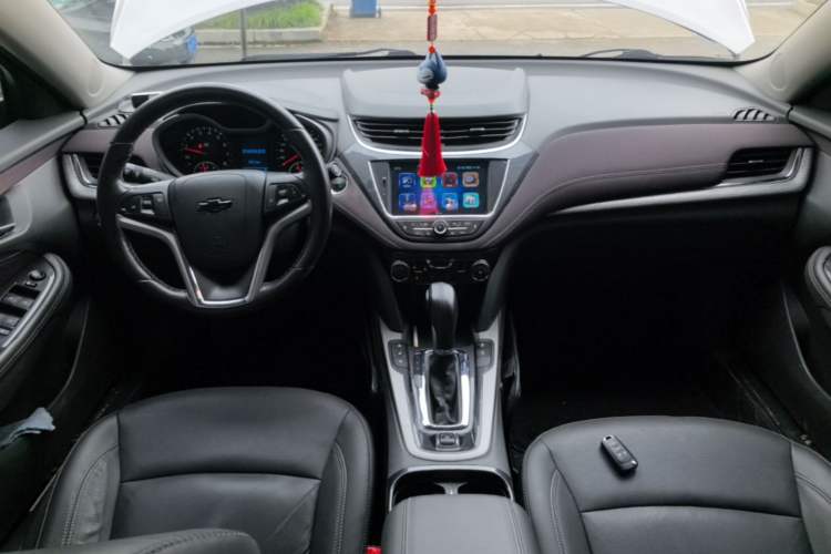 Used Chevrolet Malibu 2018 530T Automatic Luxury Edition Center Console