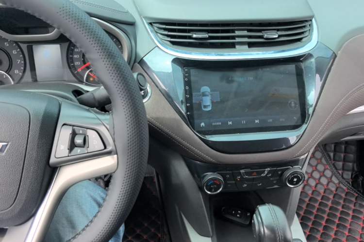Used Chevrolet Malibu 2018 530T Automatic Fashion Edition Center Console