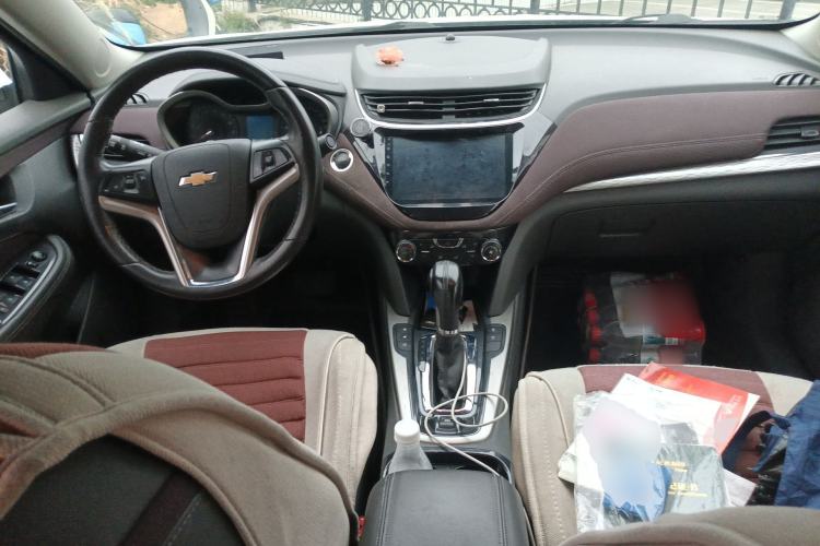 Used Chevrolet Malibu 2018 530T Automatic Luxury Edition Center Console