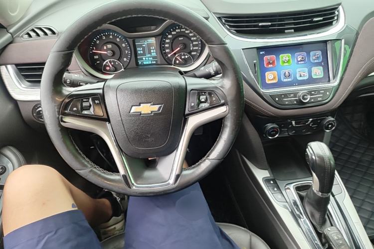 Used Chevrolet Malibu 2018 530T Automatic Luxury Edition Center Console