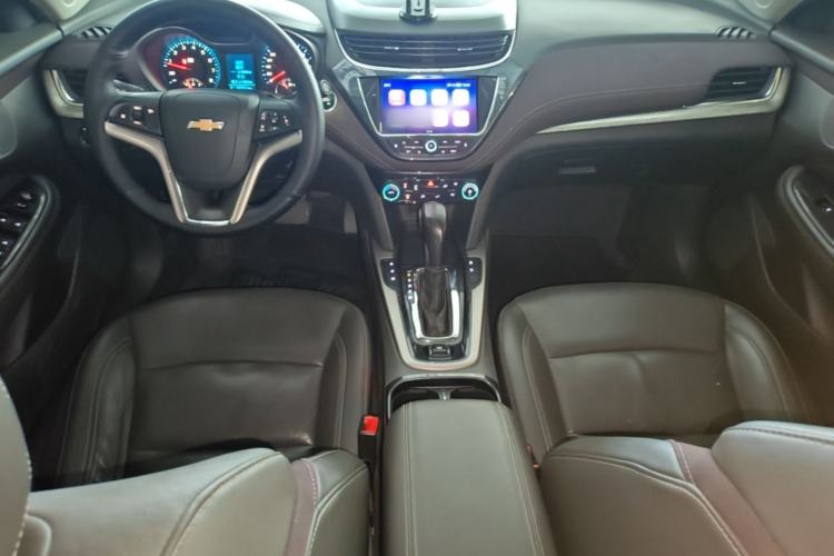 Used Chevrolet Malibu 2018 530T Automatic Luxury Edition Center Console