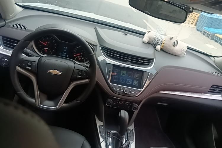 Used Chevrolet Malibu 2018 530T Automatic Luxury Edition Center Console
