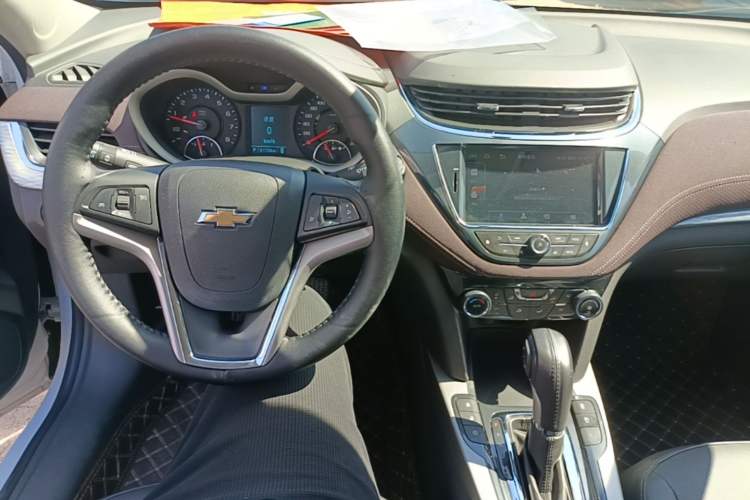 Used Chevrolet Malibu 2018 530T Automatic Luxury Edition Center Console