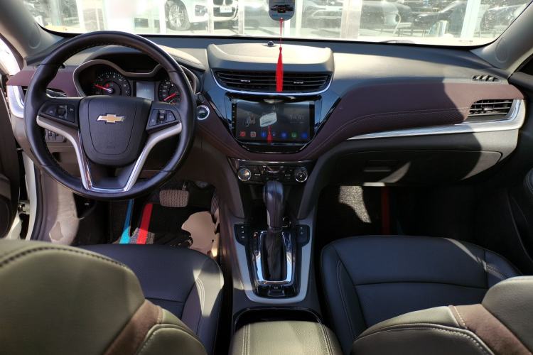Used Chevrolet Malibu 2018 530T Automatic Fashion Edition Center Console