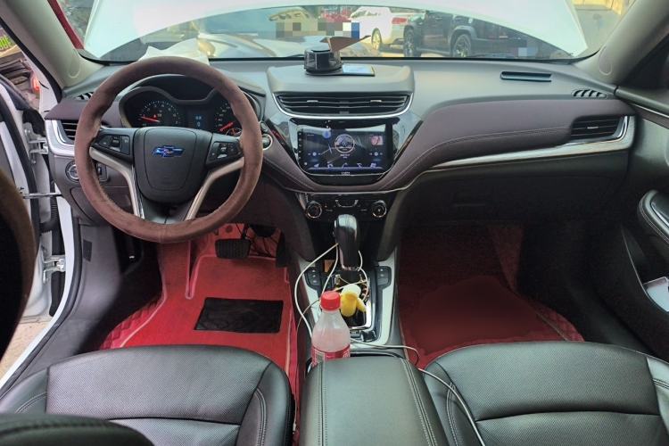 Used Chevrolet Malibu 2018 530T Automatic Fashion Edition Center Console