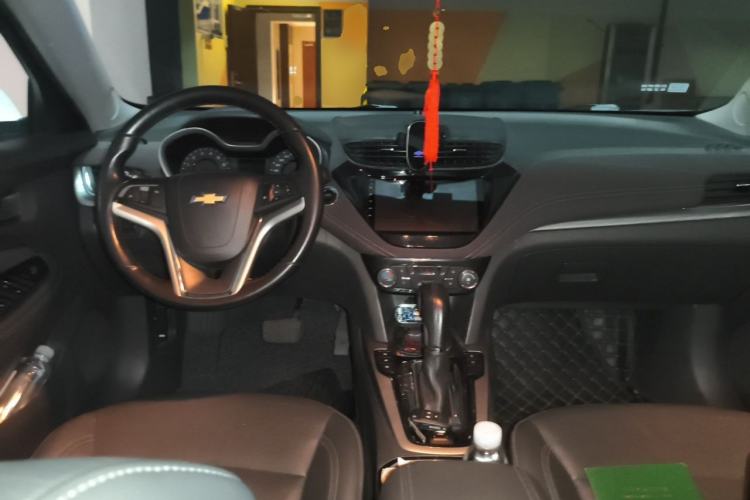 Used Chevrolet Malibu 2018 530T Automatic Luxury Edition Center Console
