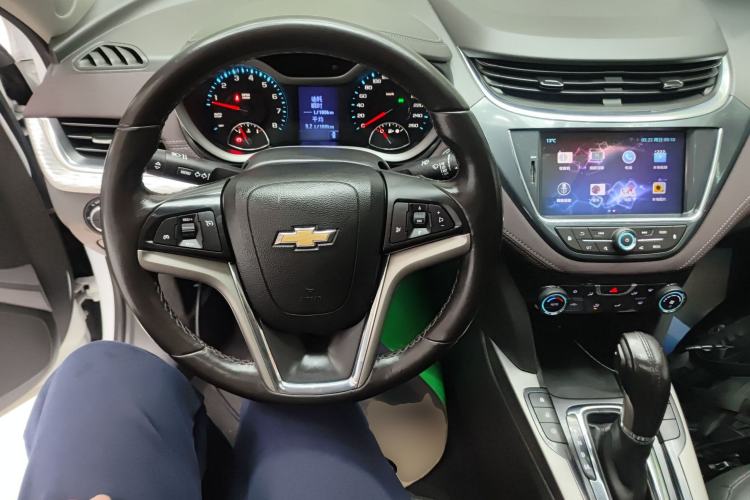 Used Chevrolet Malibu 2018 530T Automatic Luxury Edition Center Console