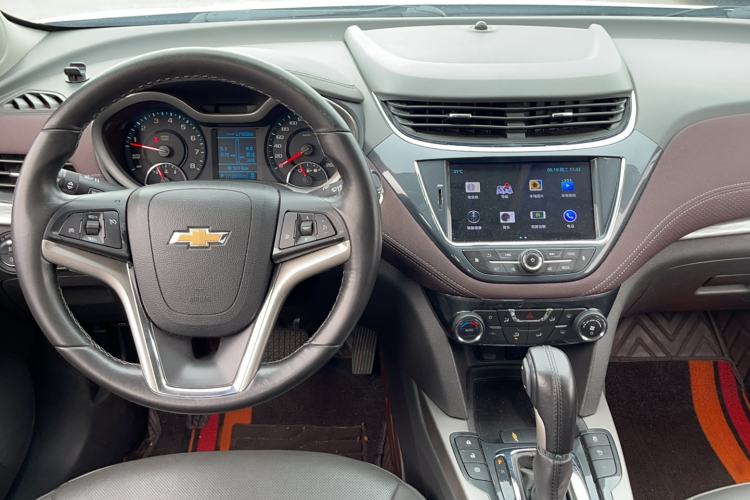 Used Chevrolet Malibu 2018 530T Automatic Luxury Edition Center Console