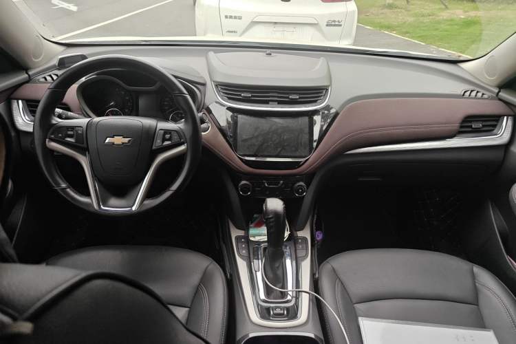 Used Chevrolet Malibu 2018 530T Automatic Fashion Edition Center Console