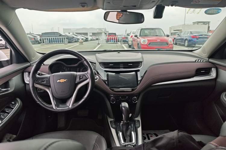Used Chevrolet Malibu 2018 530T Automatic Fashion Edition Center Console