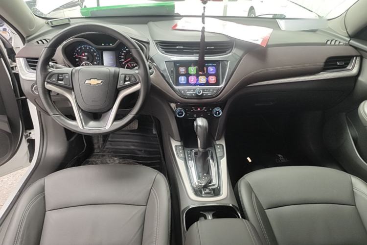 Used Chevrolet Malibu 2018 530T Automatic Luxury Edition Center Console