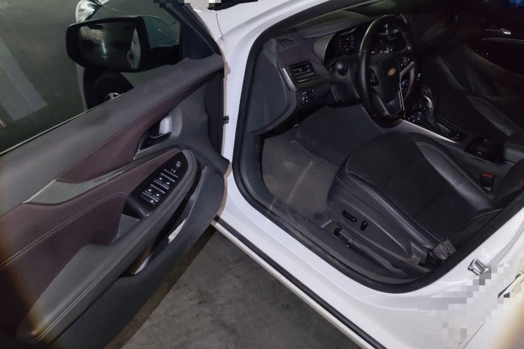 Used Chevrolet Malibu 2018 530T Automatic Luxury Edition Driver Seat