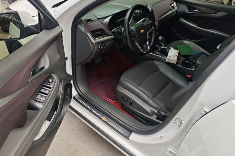 Used Chevrolet Malibu 2018 530T Automatic Luxury Edition Driver Seat