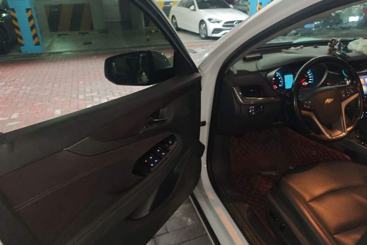Used Chevrolet Malibu 2018 530T Automatic Luxury Edition Driver Seat