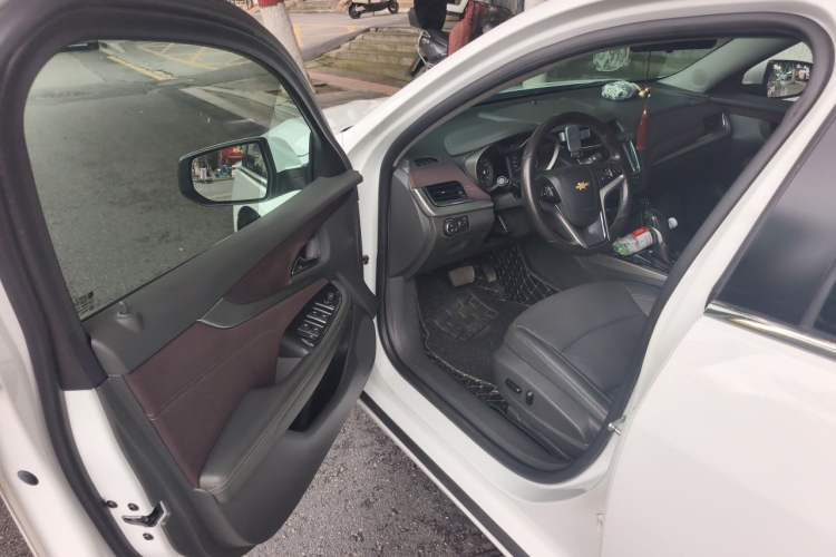 Used Chevrolet Malibu 2018 530T Automatic Luxury Edition Driver Seat