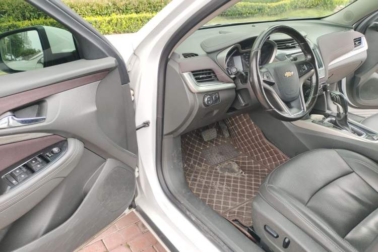 Used Chevrolet Malibu 2018 530T Automatic Luxury Edition Driver Seat