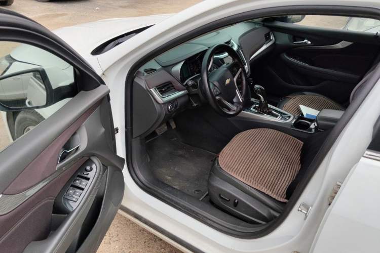 Used Chevrolet Malibu 2018 530T Automatic Luxury Edition Driver Seat