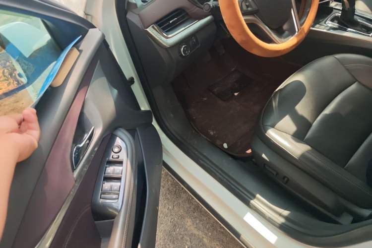 Used Chevrolet Malibu 2018 530T Automatic Luxury Edition Driver Seat