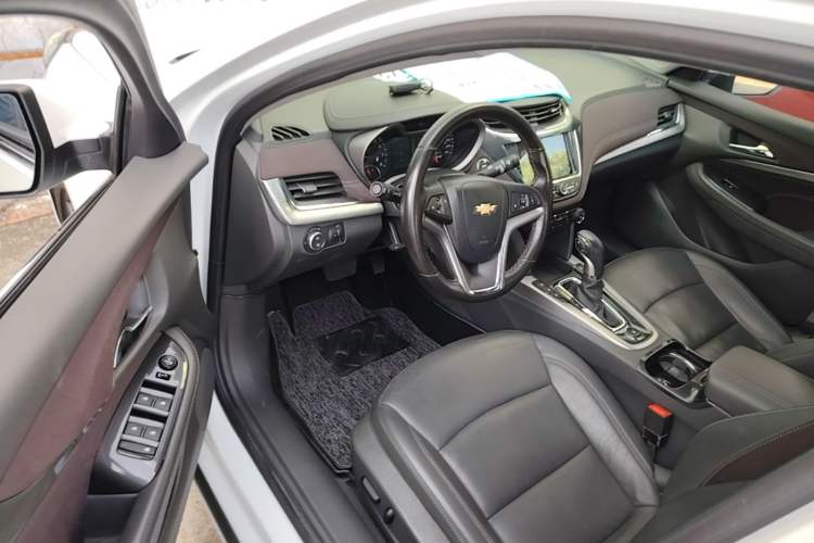 Used Chevrolet Malibu 2018 530T Automatic Luxury Edition Driver Seat