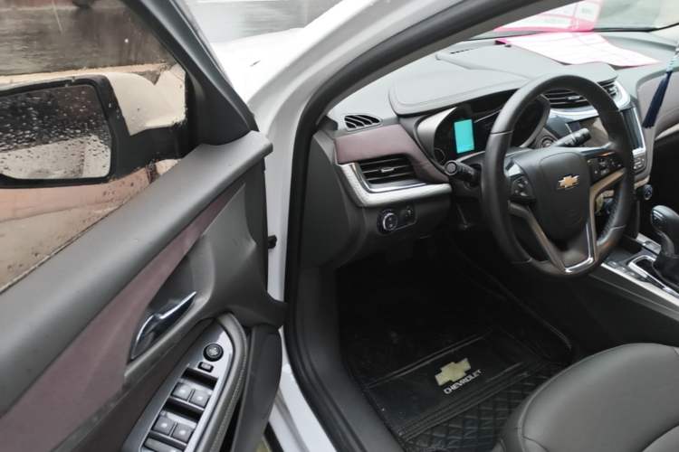 Used Chevrolet Malibu 2018 530T Automatic Luxury Edition Driver Seat