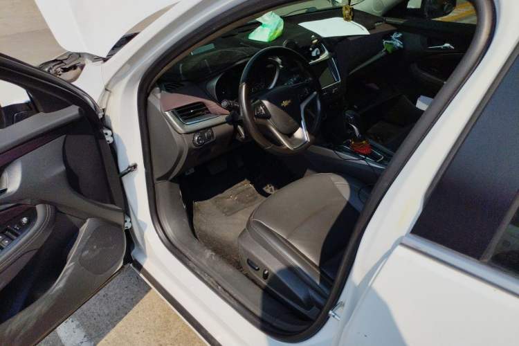 Used Chevrolet Malibu 2018 530T Automatic Luxury Edition Driver Seat