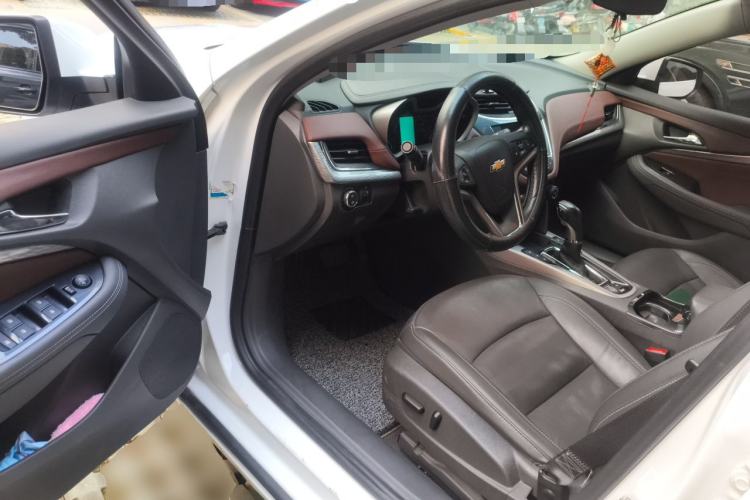 Used Chevrolet Malibu 2018 530T Automatic Luxury Edition Driver Seat