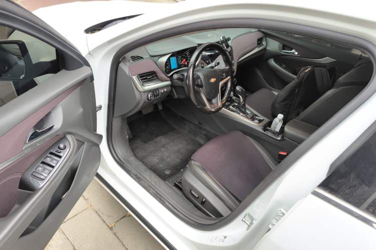 Used Chevrolet Malibu 2018 530T Automatic Fashion Edition Driver Seat