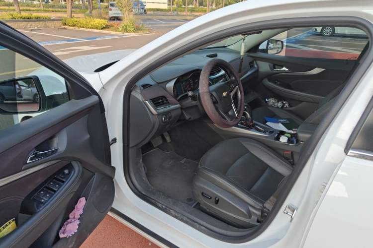 Used Chevrolet Malibu 2018 530T Automatic Luxury Edition Driver Seat