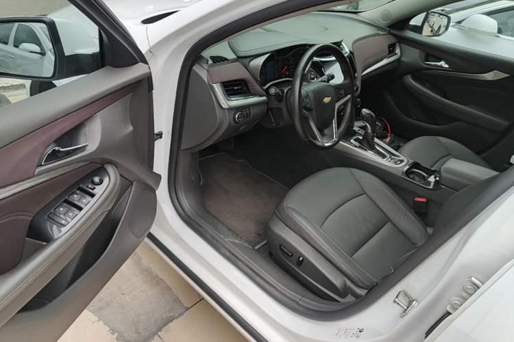 Used Chevrolet Malibu 2018 530T Automatic Fashion Edition Driver Seat