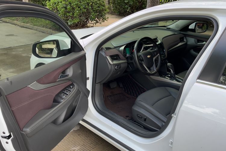 Used Chevrolet Malibu 2017 1.5T Automatic Luxury Edition Driver Seat