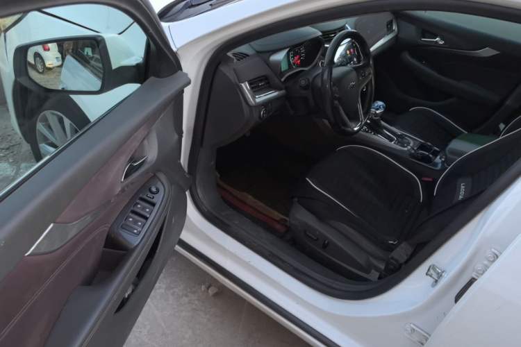 Used Chevrolet Malibu 2018 530T Automatic Luxury Edition Driver Seat