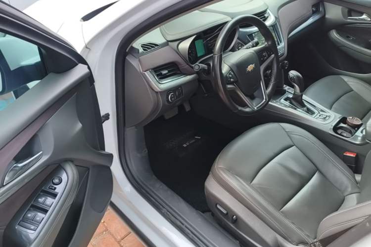 Used Chevrolet Malibu 2018 530T Automatic Luxury Edition Driver Seat