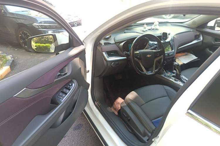 Used Chevrolet Malibu 2018 530T Automatic Luxury Edition Driver Seat