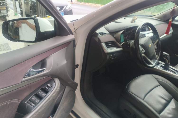 Used Chevrolet Malibu 2018 530T Automatic Luxury Edition Driver Seat