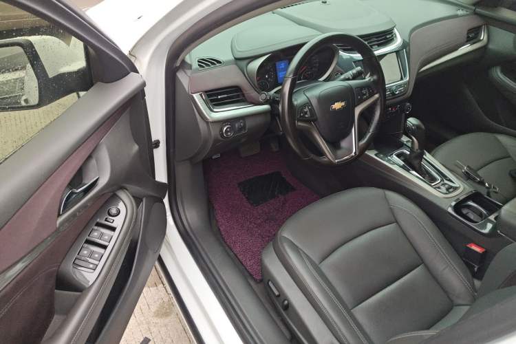 Used Chevrolet Malibu 2018 530T Automatic Luxury Edition Driver Seat