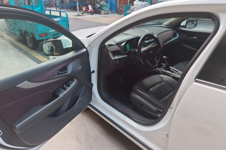 Used Chevrolet Malibu 2018 530T Automatic Luxury Edition Driver Seat