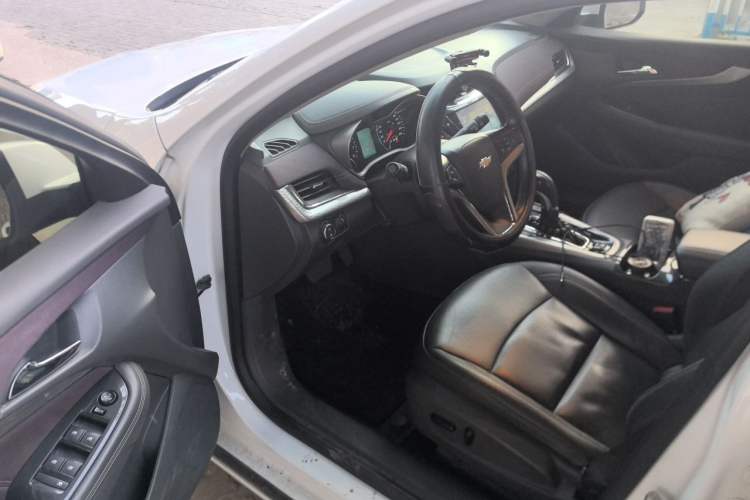 Used Chevrolet Malibu 2018 530T Automatic Luxury Edition Driver Seat